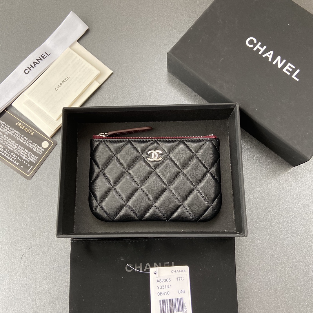 NO:384463,Xiaoxiang imported Italian sheepskin. Item number: A82365. Price: Size: w15×8.5cm. Color: Black sheepskin. Silver steel mark. Chanel wallet. Chanel. Wallets. Sheepskin.19860909小香进口意大利羊皮 货号:A82365 价格: 尺寸:w15×8.5cm 颜色:黑色羊皮银色钢唛,香奈儿钱包,chanel,wallets,sheepskin,Bag