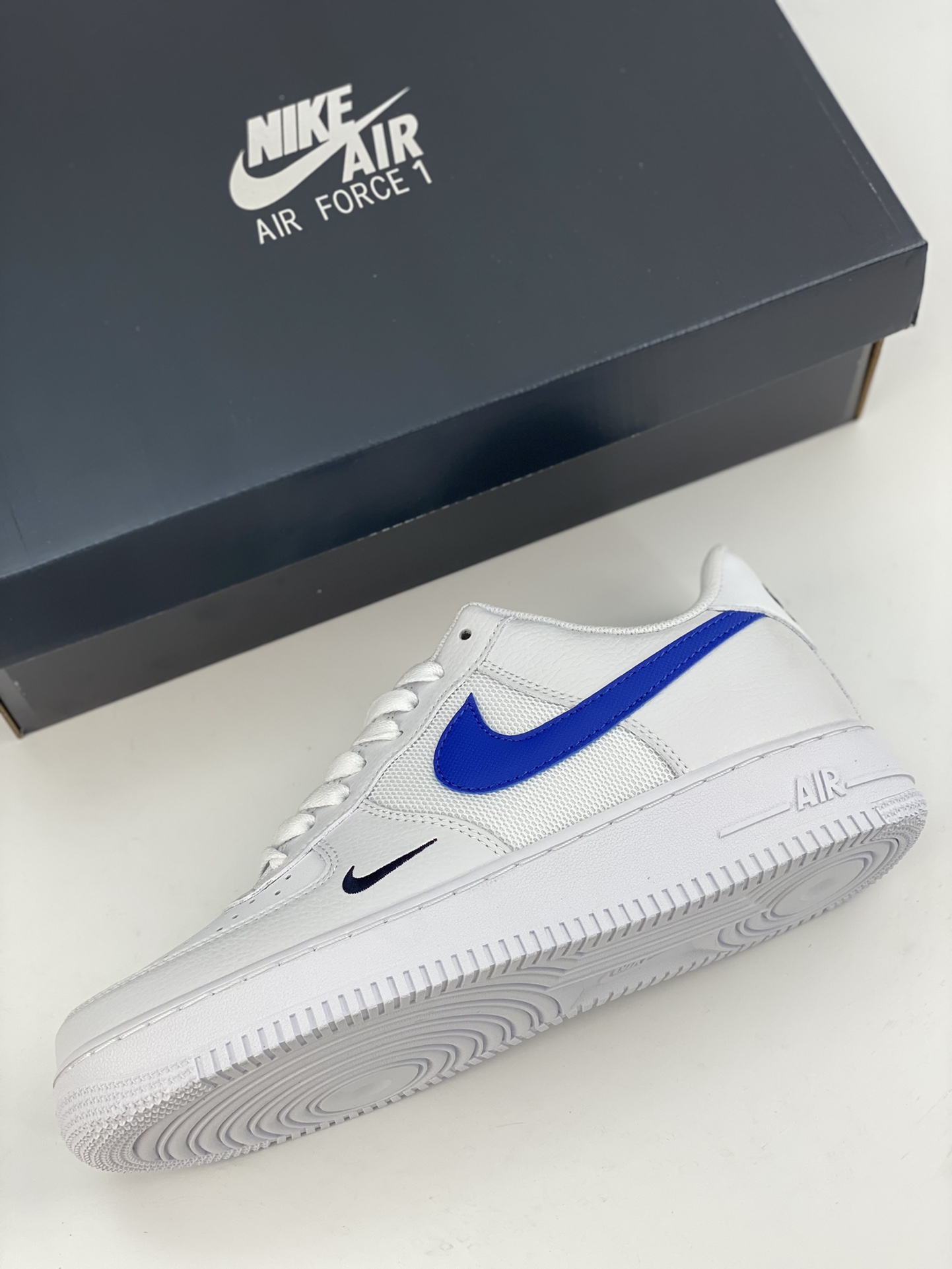 200 Nike Air Force 1 Low 07 皮布拼接白蓝 FN3875-100