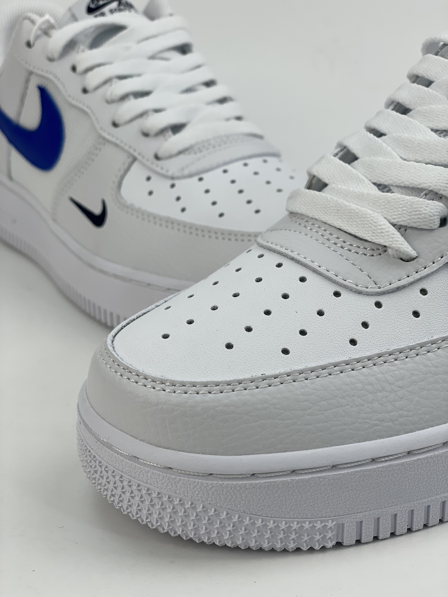 200 Nike Air Force 1 Low 07 皮布拼接白蓝 FN3875-100