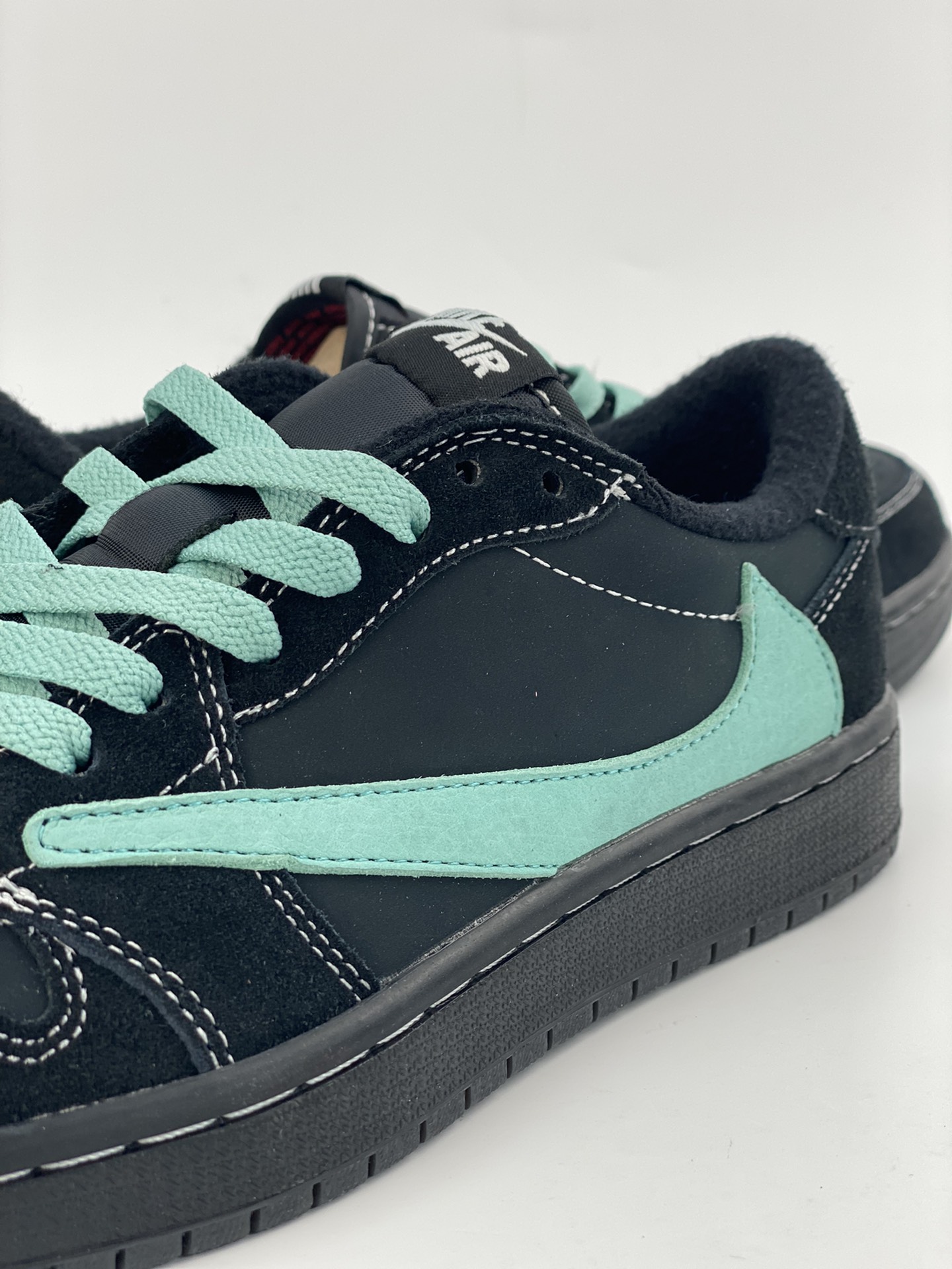 160 Travis Scott x Tiffany & Co. x Nike Air Jordan 1 Low 蒂芙尼倒钩 DZ1382-001