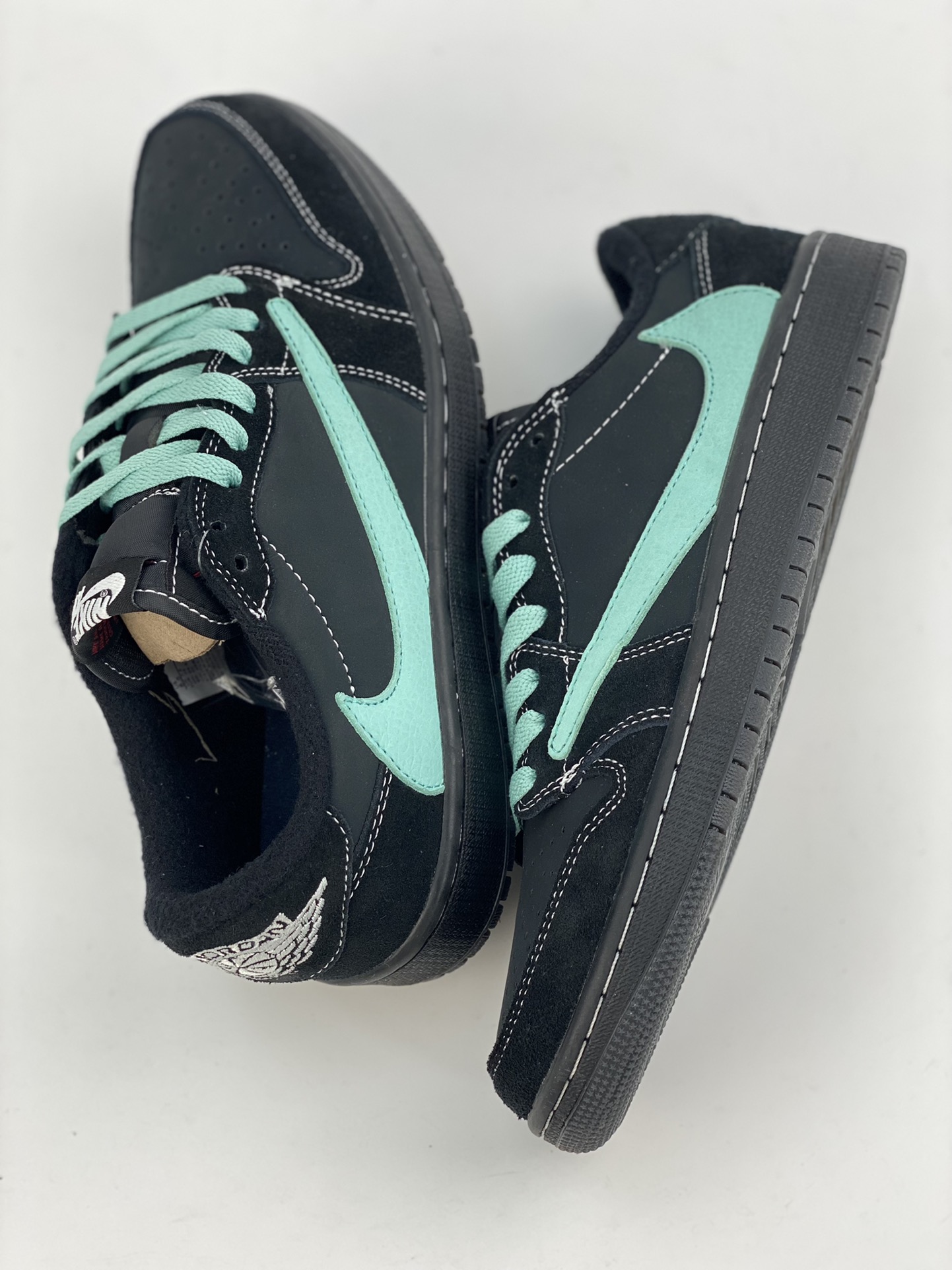 160 Travis Scott x Tiffany & Co. x Nike Air Jordan 1 Low 蒂芙尼倒钩 DZ1382-001