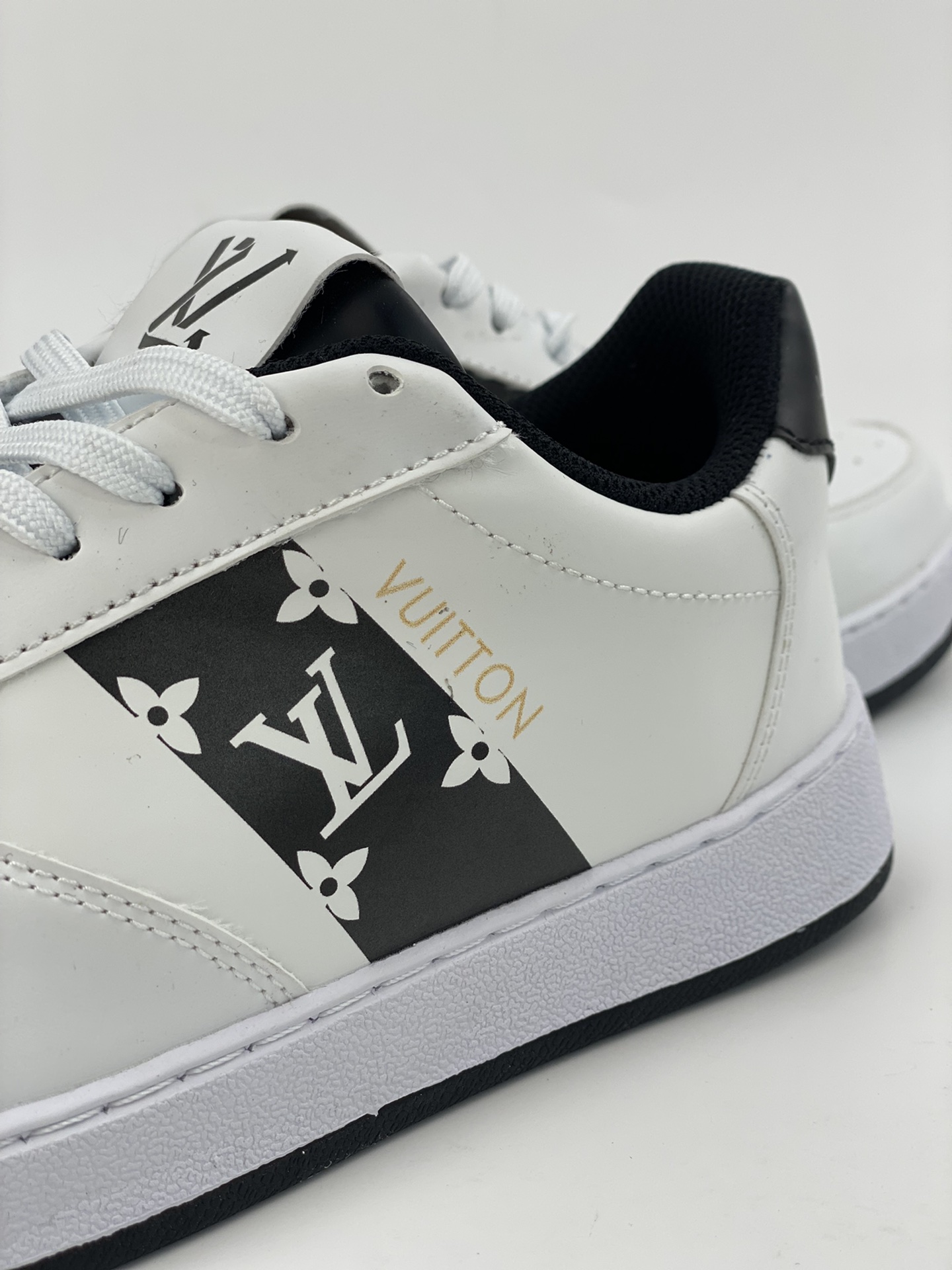 Louis Vuitton/Louis Vuitton 2023 new men's RIVOLI sports shoes men's shoes casual shoes