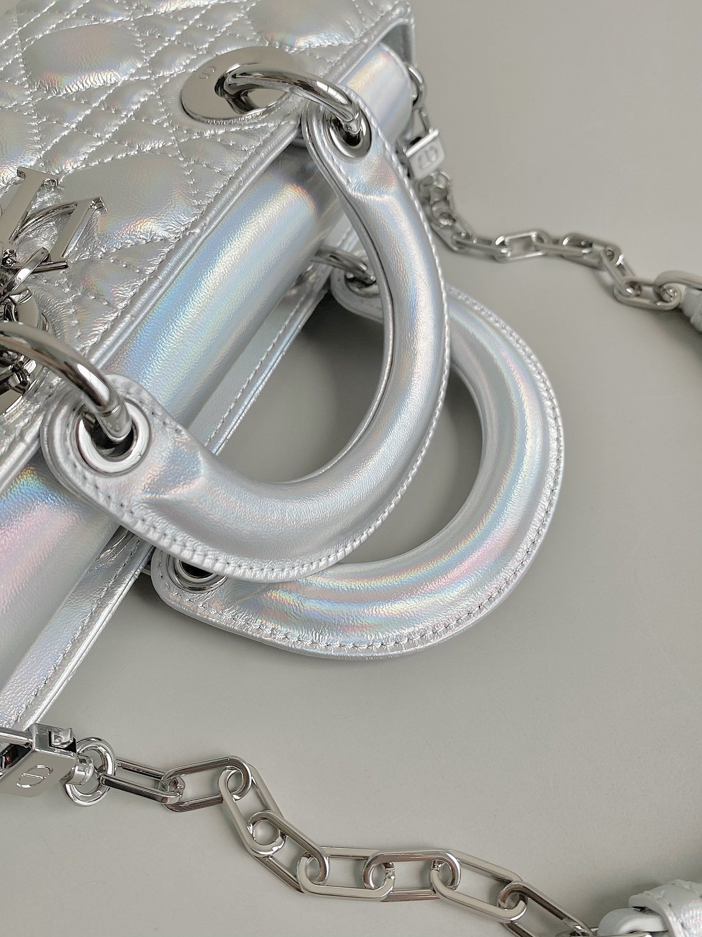 Dior 𝗗-𝗝𝗼𝘆 𝗯𝗮𝗴23新色
