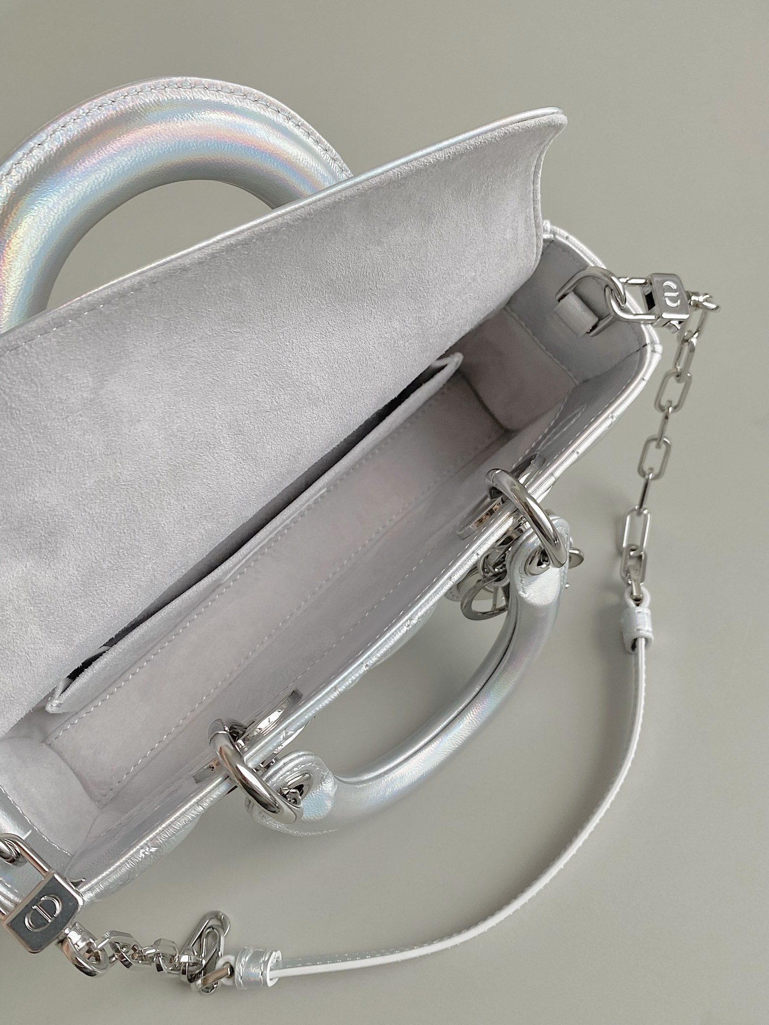 Dior 𝗗-𝗝𝗼𝘆 𝗯𝗮𝗴23新色