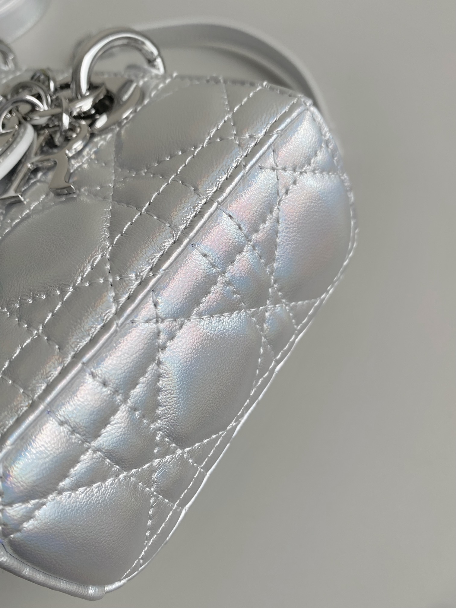 Dior 𝗗-𝗝𝗼𝘆 𝗯𝗮𝗴23新色