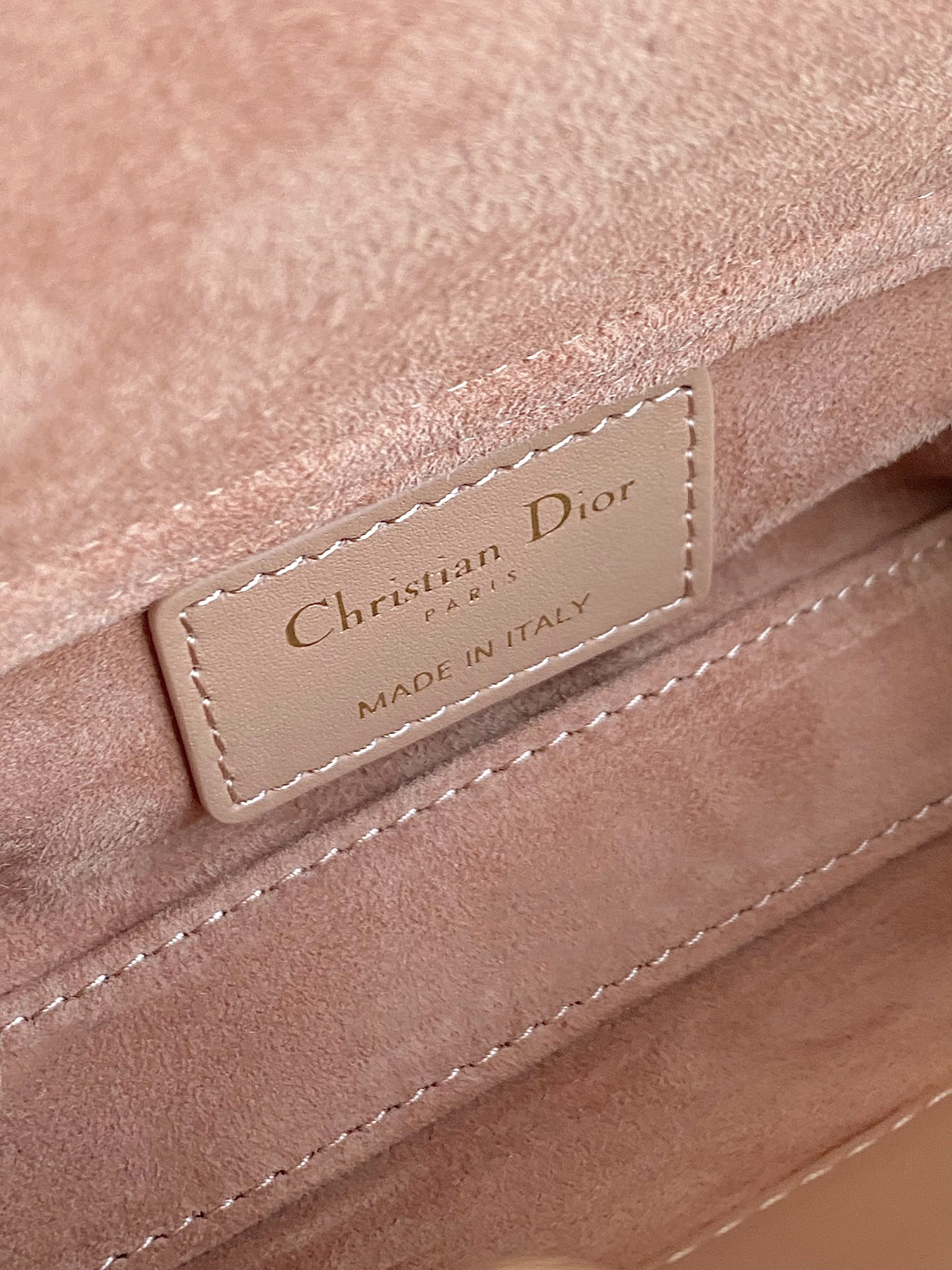 Dior 玫瑰粉 超迷你𝗗-𝗝𝗼𝘆 𝗯𝗮𝗴七夕爱心款 果然就是轮回 回归了一把中古戴妃长方包形