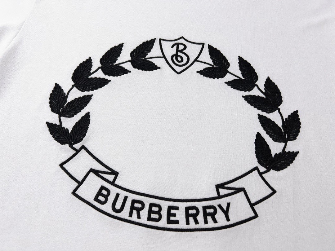 170 巴宝莉/Burberry 夏季新款 胸前橡木叶徽章刺绣圆领短袖T恤