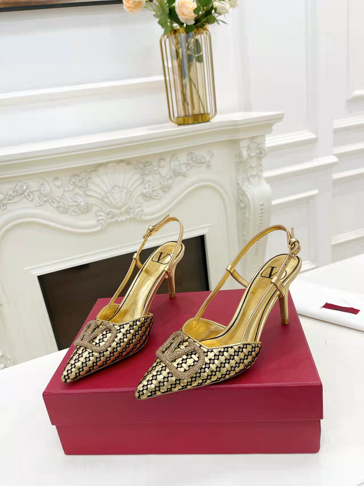 versión superior 𝑉𝐴𝐿𝐸𝑁𝑇𝐼𝑁𝑂 Valentino primavera y verano nuevas sandalias de las mujeres esp