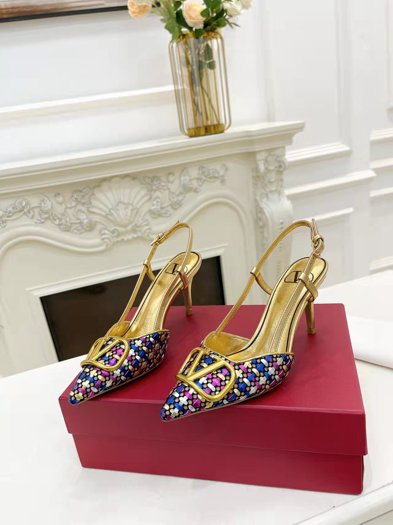 versión superior 𝑉𝐴𝐿𝐸𝑁𝑇𝐼𝑁𝑂 Valentino primavera y verano nuevas sandalias de las mujeres esp
