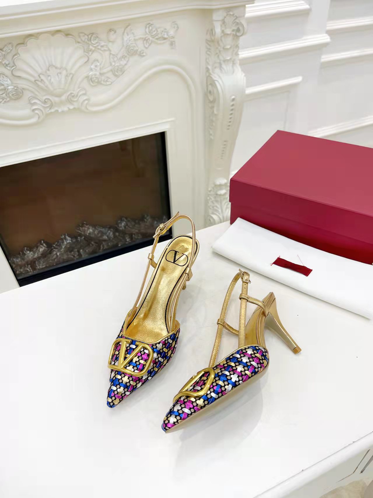 versión superior 𝑉𝐴𝐿𝐸𝑁𝑇𝐼𝑁𝑂 Valentino primavera y verano nuevas sandalias de las mujeres esp