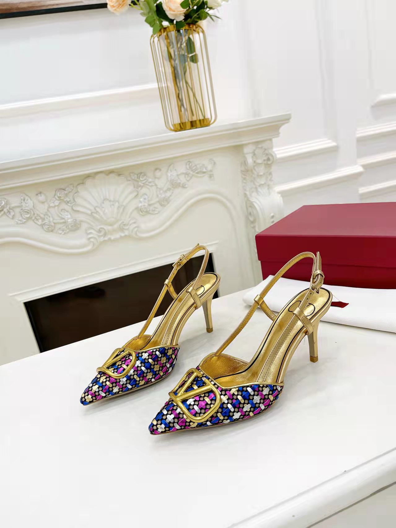 versión superior 𝑉𝐴𝐿𝐸𝑁𝑇𝐼𝑁𝑂 Valentino primavera y verano nuevas sandalias de las mujeres esp