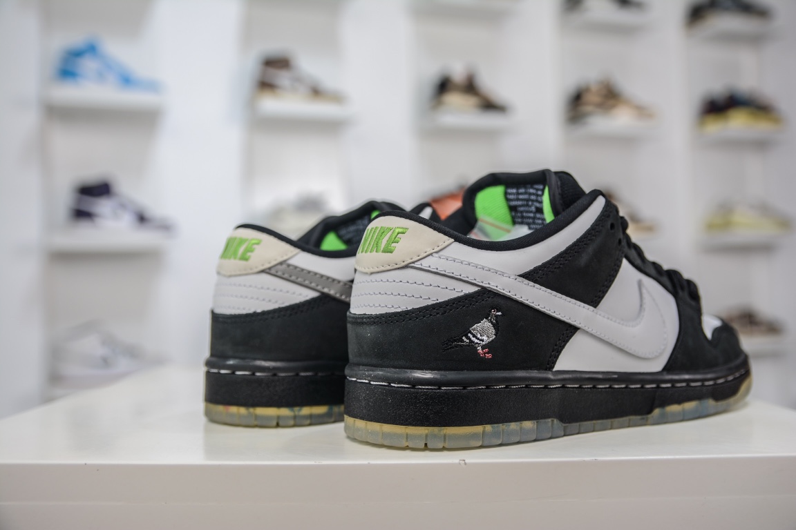 AY version shipped Nike Dunk SB x Staple joint black and white panda pigeon BV1310-013