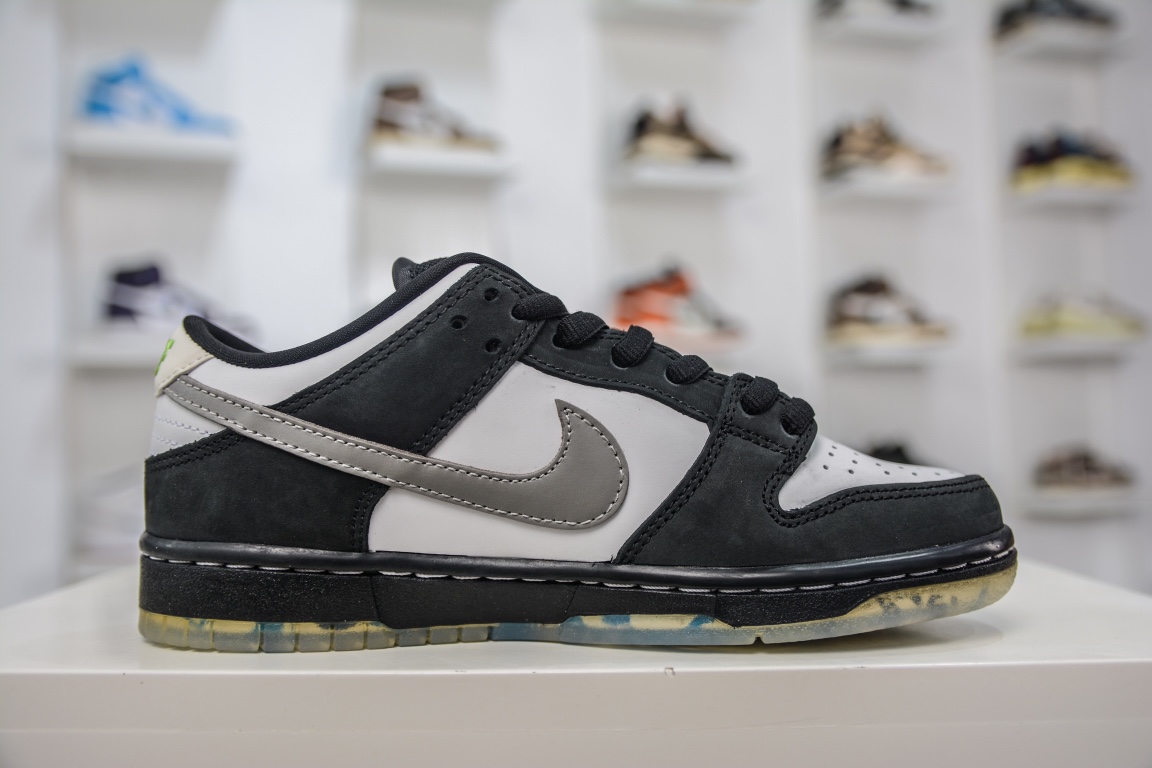 AY version shipped Nike Dunk SB x Staple joint black and white panda pigeon BV1310-013