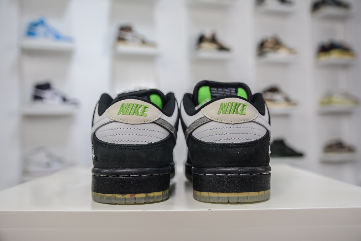 AY version shipped Nike Dunk SB x Staple joint black and white panda pigeon BV1310-013