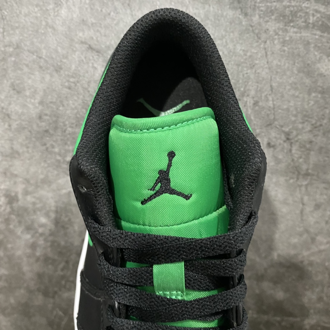 图片[8]-DT版本Air Jordan AJ1 Low 黑绿 幸运绿n市场最强版 全部原鞋开发 原楦原纸板开发 全鞋电脑针车 原厂内置全掌气垫 原盒内在原标 唯一Zp原版鞋带绑法 免检产品 全新2022版型 全头层皮料 完美零毛边处理 原厂配置全掌气垫 价格定位良心 几十个配色陆续出货货号：553558-065 尺码： 35.5 36 36.5 37.5 38 38.5 39 40 40.5 41 42 42.5 43 44 44.5 45 46-莆田鞋批发中心