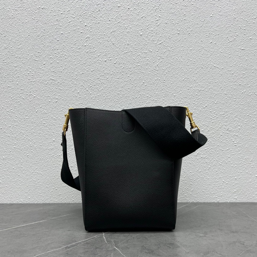 Hurry up and Celine bucket bag reappears. The classic model is available for purchase in small quantities. Top original leather quality. CELI_NE