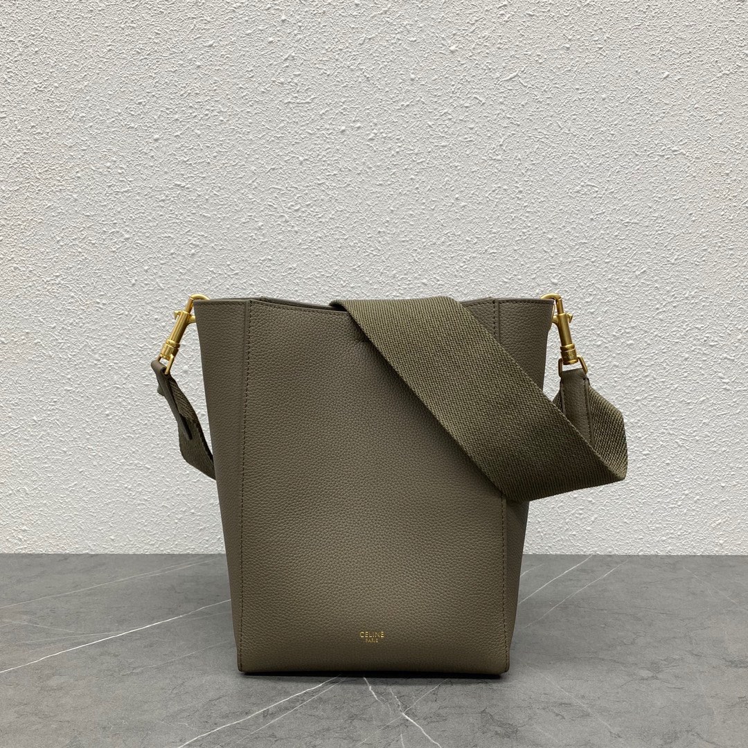 Hurry up and the Celine bucket bag reappears. The classic model is available for purchase in small quantitiesTop original leather quality CELI_NE
