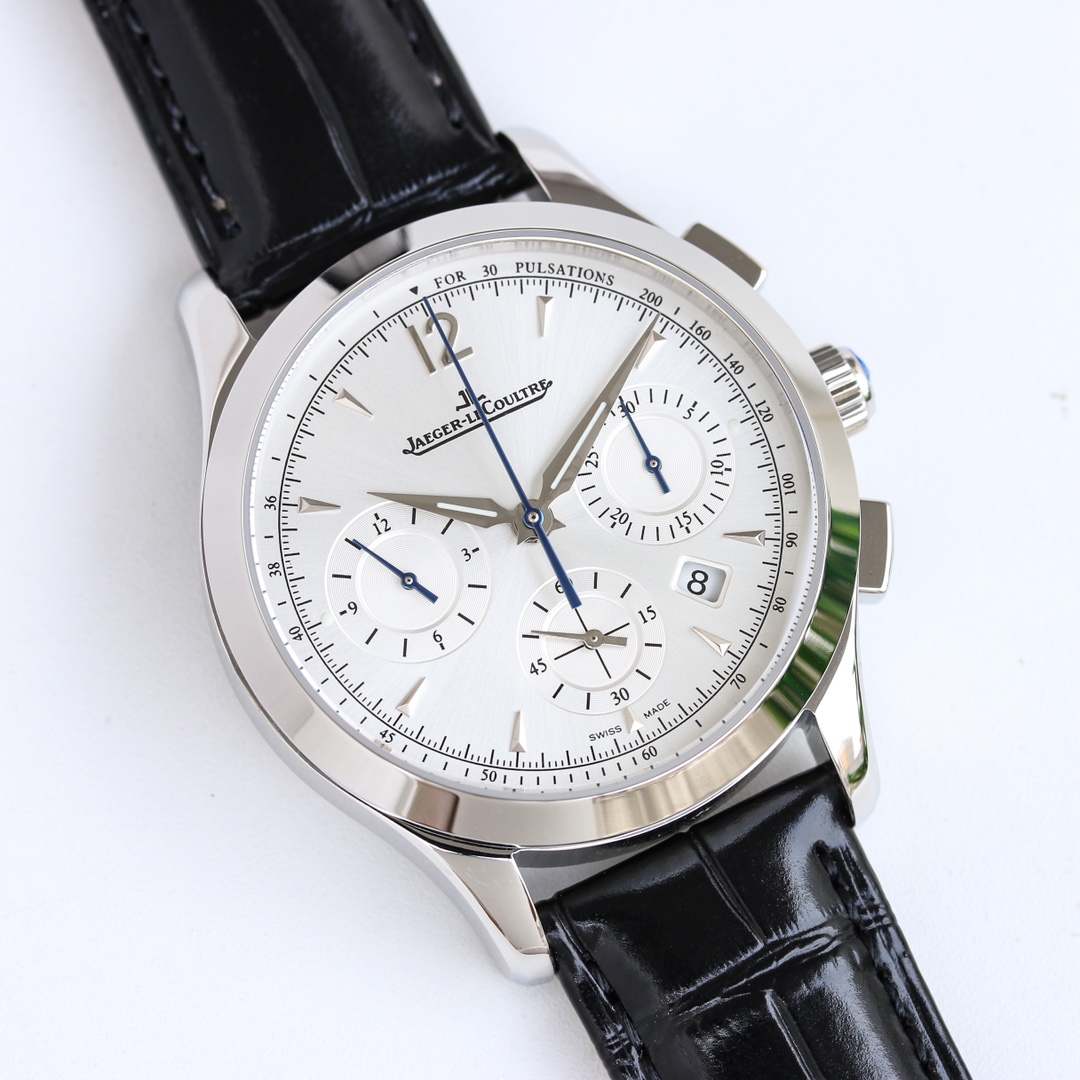 NO:714892,Produced by TW, white case, gold case, 50 diamonds TW Factory Jaeger-LeCoultre JL Master Series SV7 upgraded version, the highest version on the market 1. Use the same chronograph movement as the original (6-digit small seconds), vibration frequency swing 28800. 2. The whole watch has smooth lines, slim and elegant, fit and comfortable. 40 mm in diameter. 3. Sapphire double-bubble anti-wear mirror, using Swiss standard sapphire crystal glass, also covered with super anti-reflection coating, showing the extraordinaryness of the brand!  4 Upgraded butterfly double snaps!  Luxurious and exquisite recommended men's multi-functional mechanical watch, carefully created for you with ultra-realistic photo shooting and gift giving. For the best luxury recommendation, please look for TW's exclusive quality, jaeger-lecoultre19860909TW 出品 白壳 金壳 钻50 TW Factory 积家 JL 大师系列SV7升级版 市场最高版本 1采用同正品一致（6字位小秒）计时机芯,振频摆幅28800 2整款腕表线条流畅,纤薄优雅,贴合舒适直径40毫米 3蓝宝石双卜防磨损镜面,采用瑞士标准级别蓝宝水晶玻璃,同样覆盖超级增透镀膜,尽显品牌不凡之处！ 4升级版蝴蝶双按扣！奢华精致推荐男士多功能机械腕表 ,为你精心打造超真实实物图拍摄送礼最佳奢华推荐请认准TW独家品质,,jaeger-lecoultre,Watch