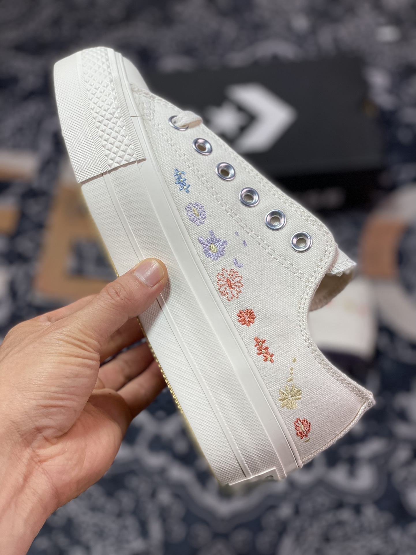 Converse All star Ox thick sole embroidered flowers A01587C