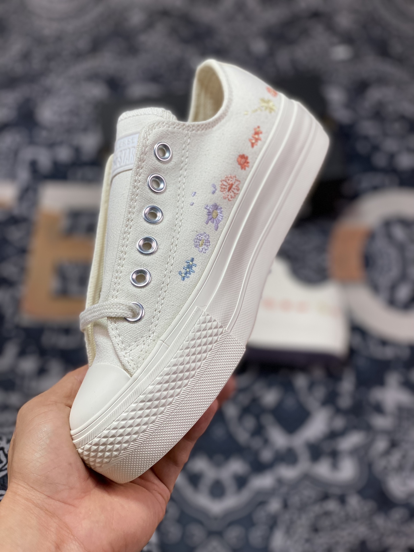 Converse All star Ox thick sole embroidered flowers A01587C