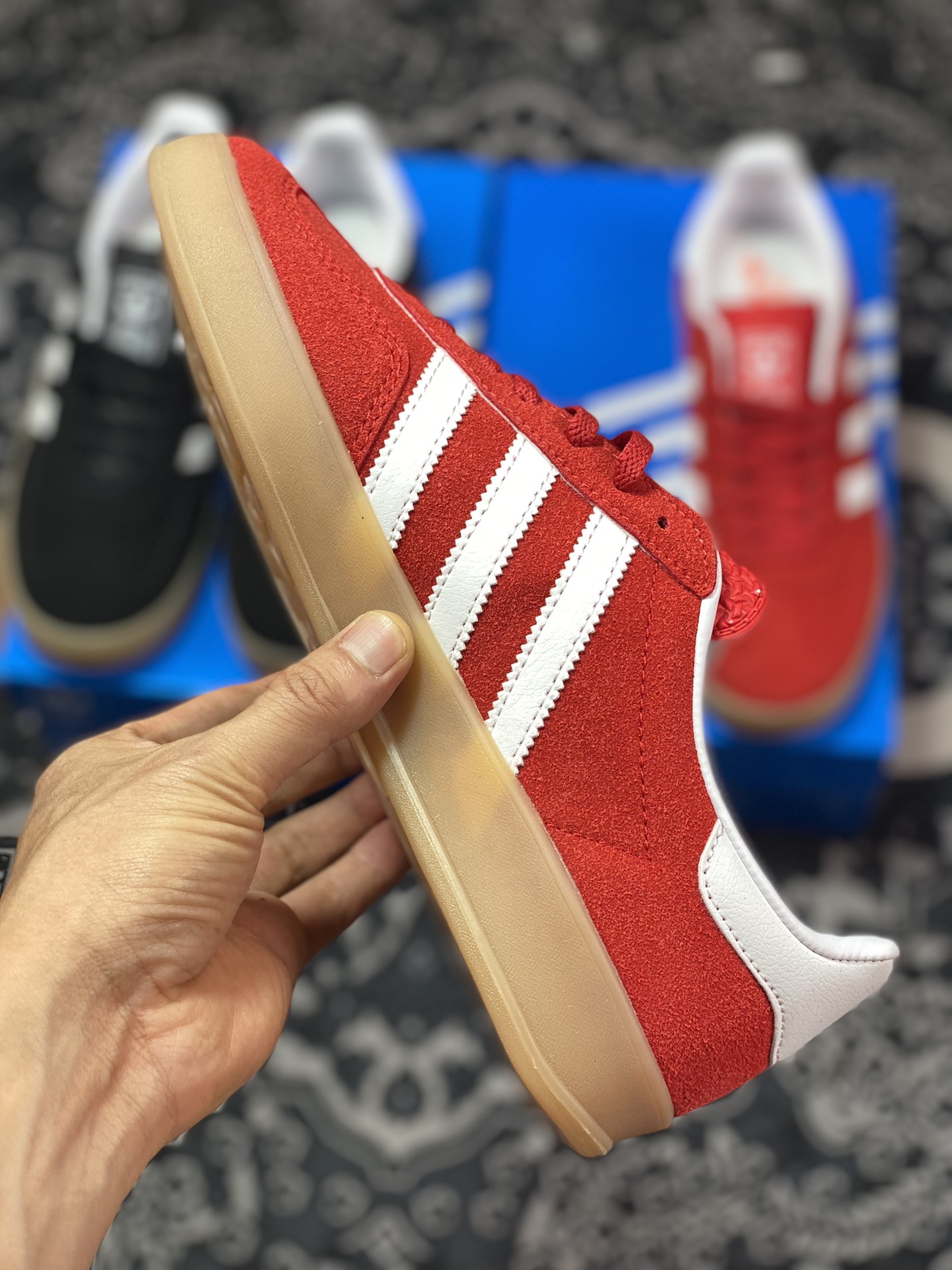 Adidas Gazelle Indoor Trainers low-top sneakers ”red and white rubber sole” HQ8718