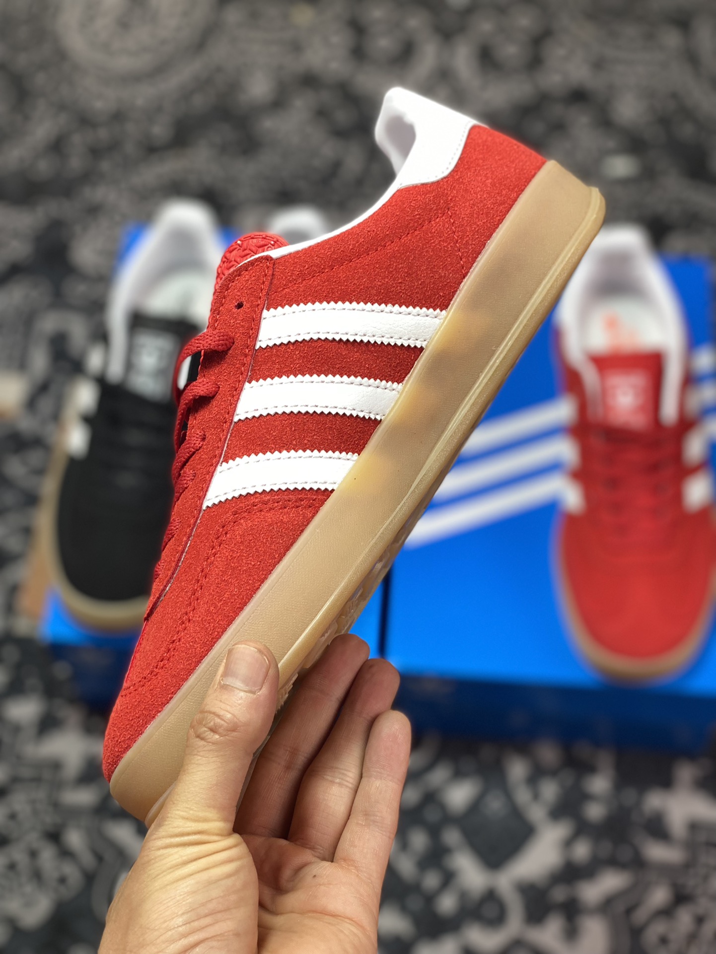 Adidas Gazelle Indoor Trainers low-top sneakers ”red and white rubber sole” HQ8718