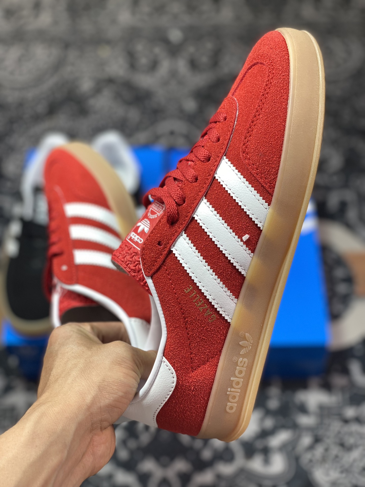 Adidas Gazelle Indoor Trainers low-top sneakers ”red and white rubber sole” HQ8718