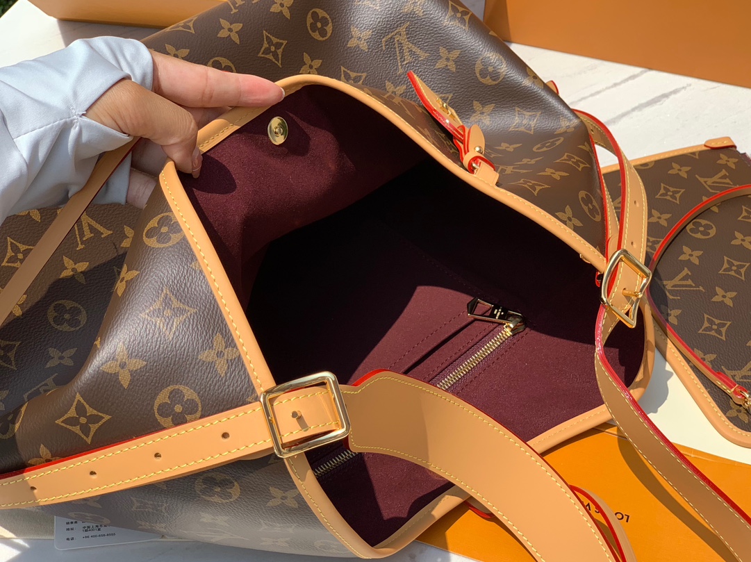 🌼 尺寸39x30x15cm 🇭🇰香港贸易公司订单！CARRYALL系列M46197中号购物袋，上市第一