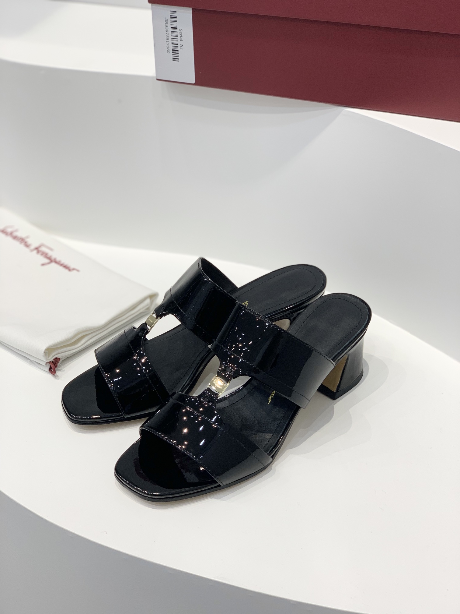 [Ferragamo Women