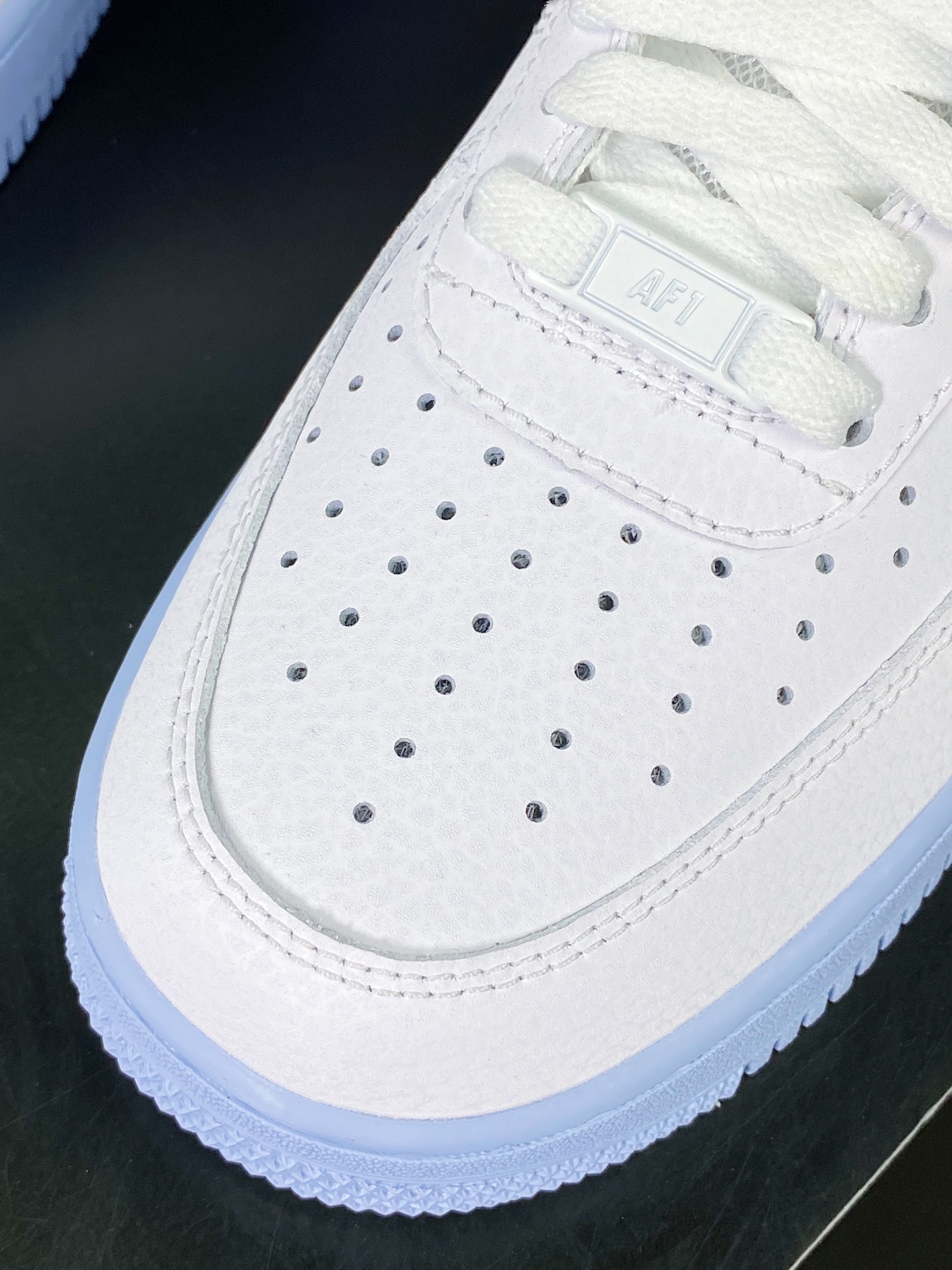 200  Wmns Air Force 1 Low"White/Red"空军一号经典低帮板鞋“皮革白氢蓝”CZ0377-100