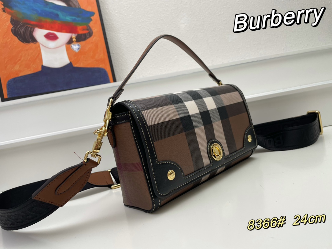 460 Burberry精巧包款 装饰 Burberry 格纹和缉明线皮革