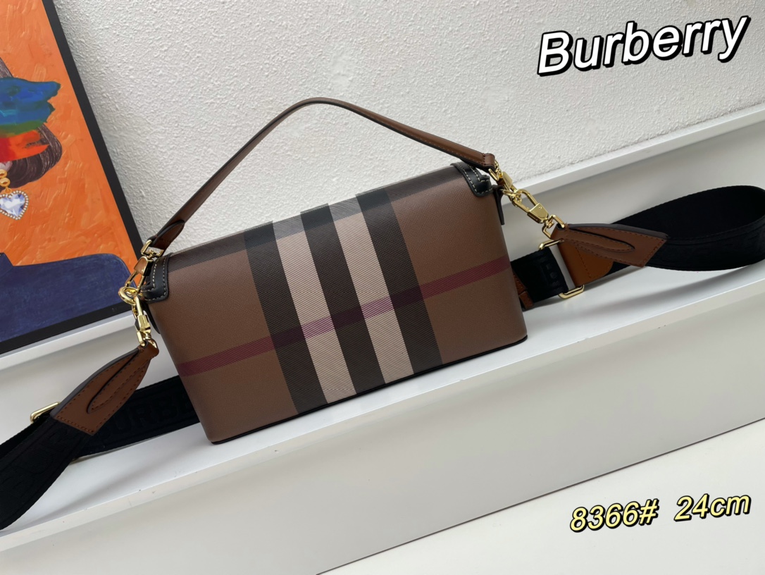 460 Burberry精巧包款 装饰 Burberry 格纹和缉明线皮革