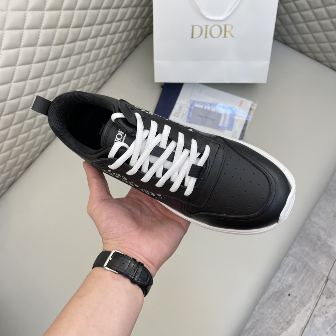 Precio de venta: P180 Marca: Dio* "Dio*" lowtop trainers Talla: 38-44 (se puede personalizar 45) Mat