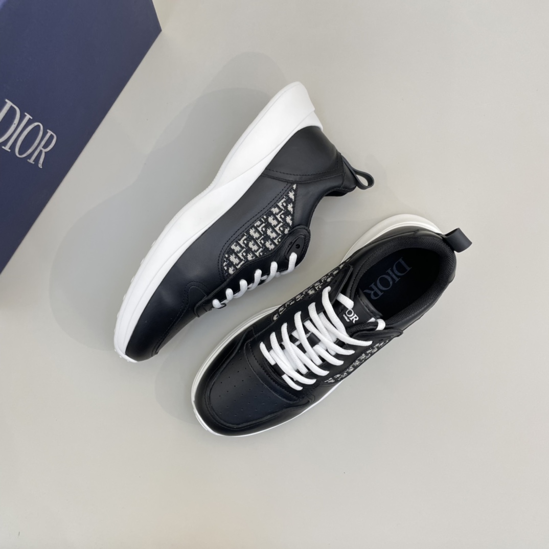 Precio de venta: P180 Marca: Dio* "Dio*" lowtop trainers Talla: 38-44 (se puede personalizar 45) Mat