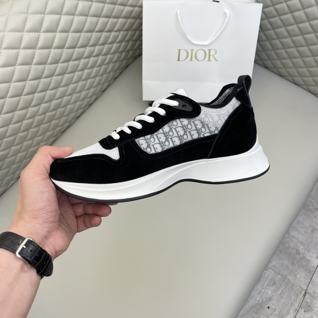 Precio de venta: P180 Marca: Dio* "Dio*" lowtop trainers Talla: 38-44 (se puede personalizar 45) Mat