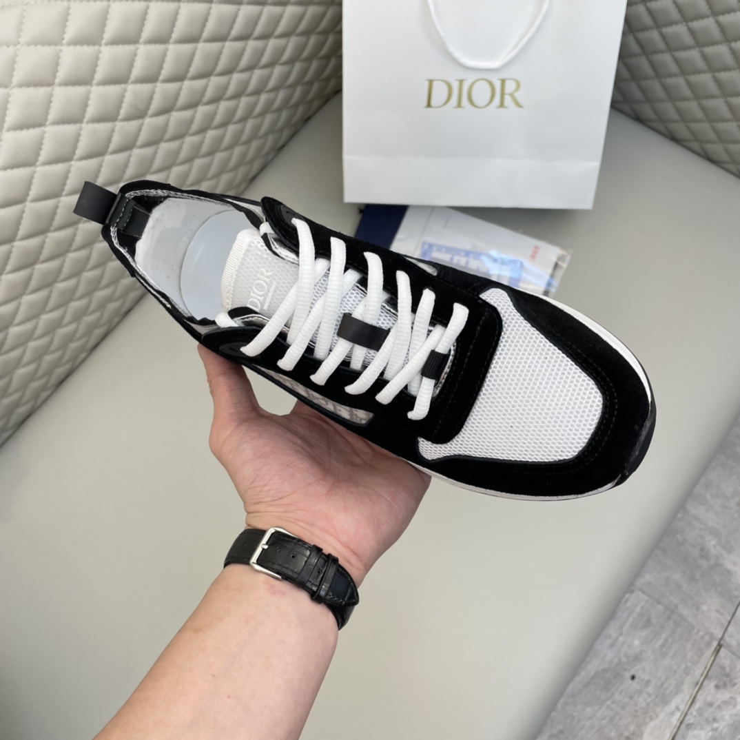 Precio de venta: P180 Marca: Dio* "Dio*" lowtop trainers Talla: 38-44 (se puede personalizar 45) Mat