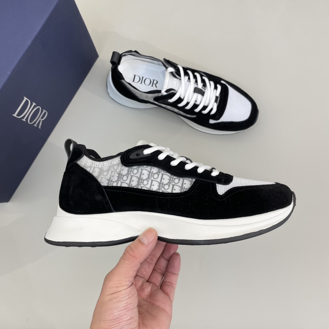 Precio de venta: P180 Marca: Dio* "Dio*" lowtop trainers Talla: 38-44 (se puede personalizar 45) Mat