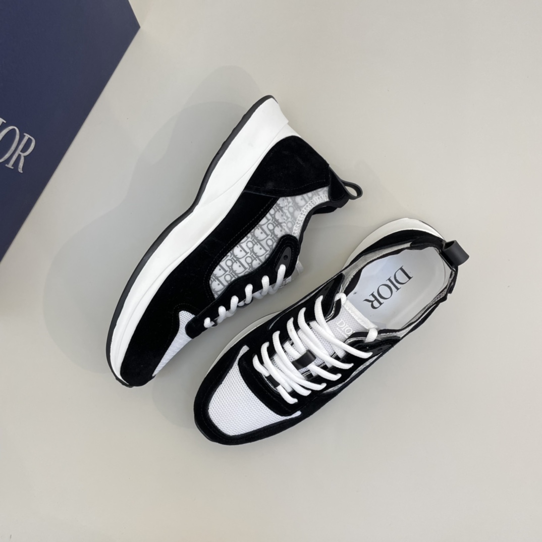 Precio de venta: P180 Marca: Dio* "Dio*" lowtop trainers Talla: 38-44 (se puede personalizar 45) Mat