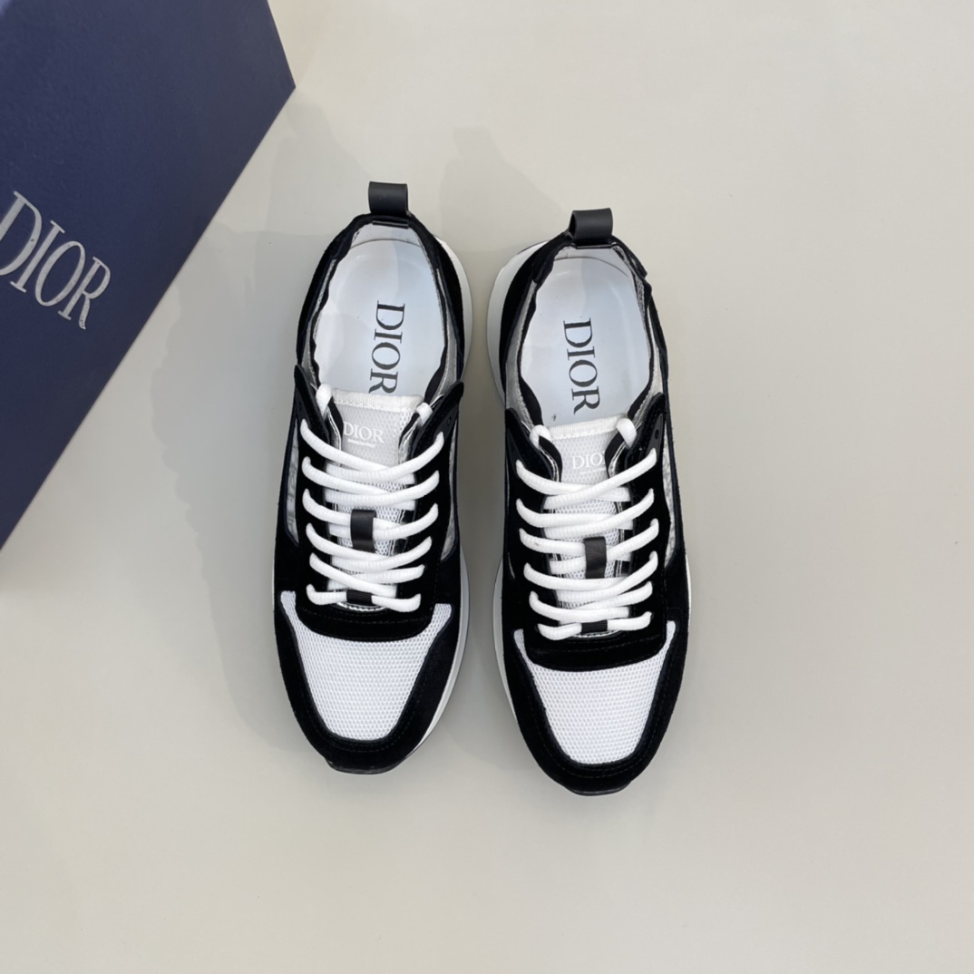 Precio de venta: P180 Marca: Dio* "Dio*" lowtop trainers Talla: 38-44 (se puede personalizar 45) Mat