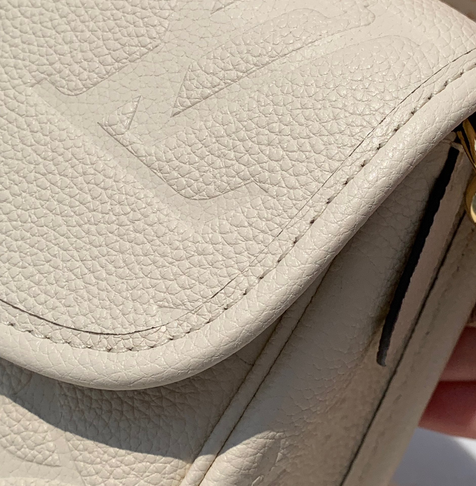 🌼尺寸 25×9×15cm🇭🇰香港贸易公司订单！M46388 LV新款全皮法棍包，奶油白敢说是这个夏天最