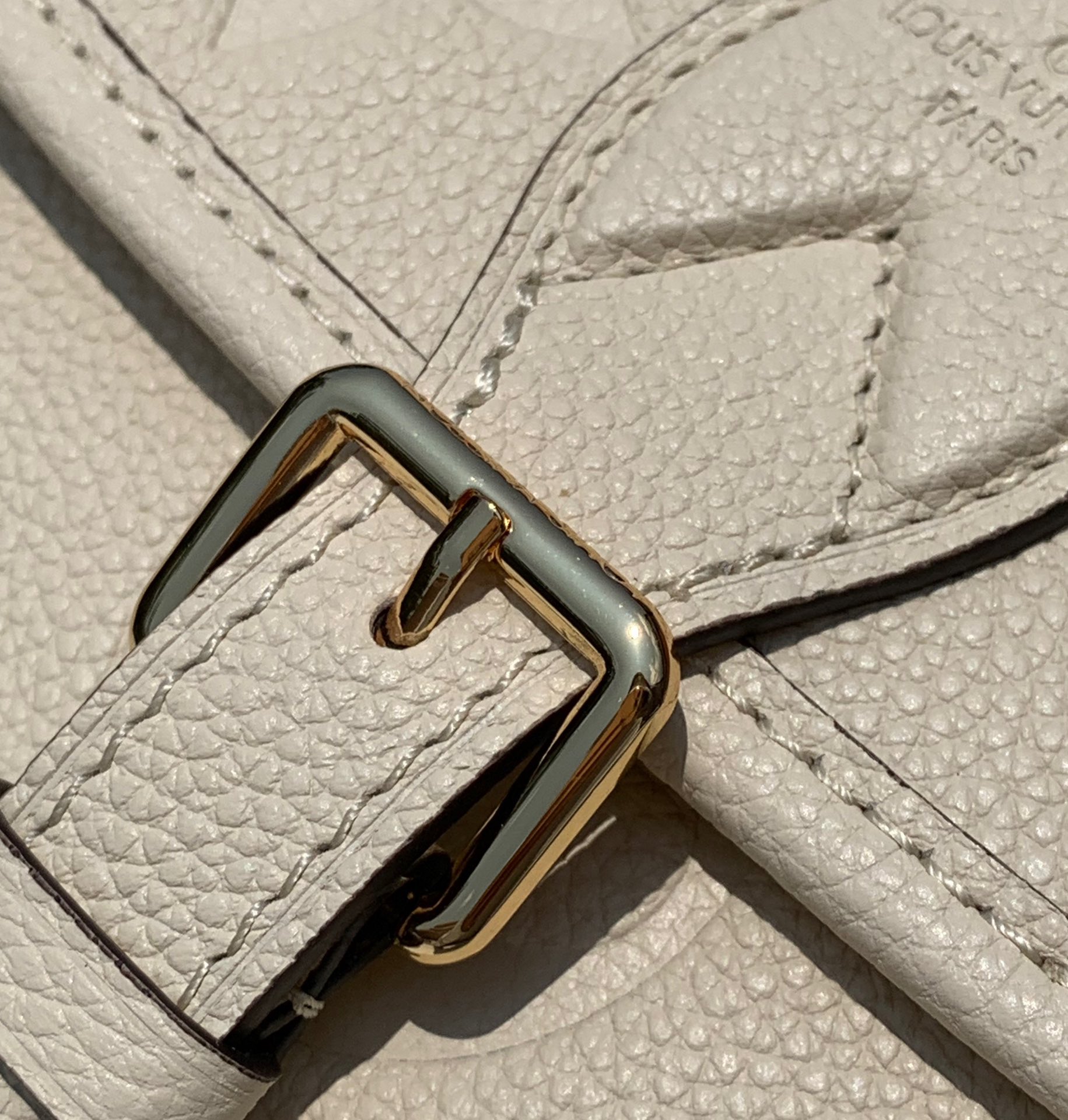 🌼尺寸 25×9×15cm🇭🇰香港贸易公司订单！M46388 LV新款全皮法棍包，奶油白敢说是这个夏天最