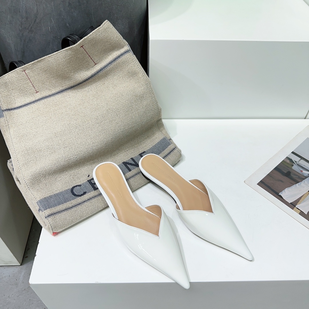 Bottega Veneta BV 23: High-Quality Flat Shoes for Spring and Summer