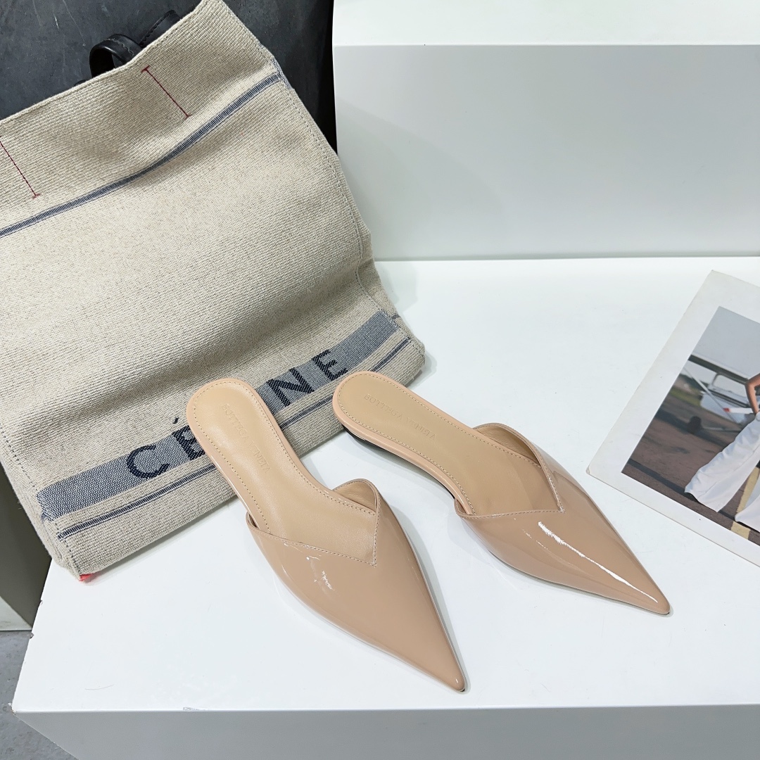 Bottega Veneta BV 23 Spring/Summer Collection: High-Quality, Cosmopolitan Flat Shoes - 图片 4