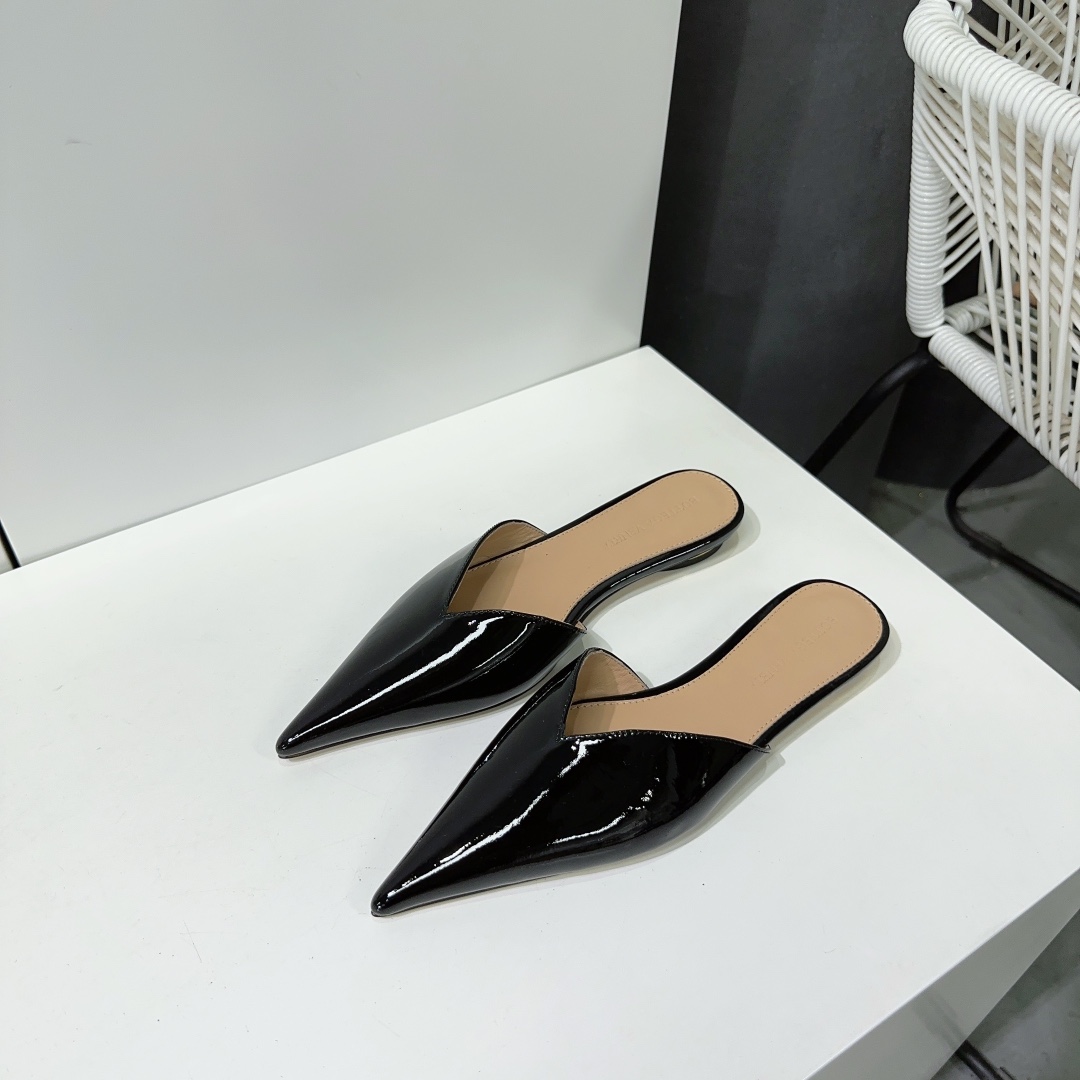 Bottega Veneta BV 23 Spring/Summer Flat Shoes: High-Quality Italian Leather and Stamp Logo. - 图片 2