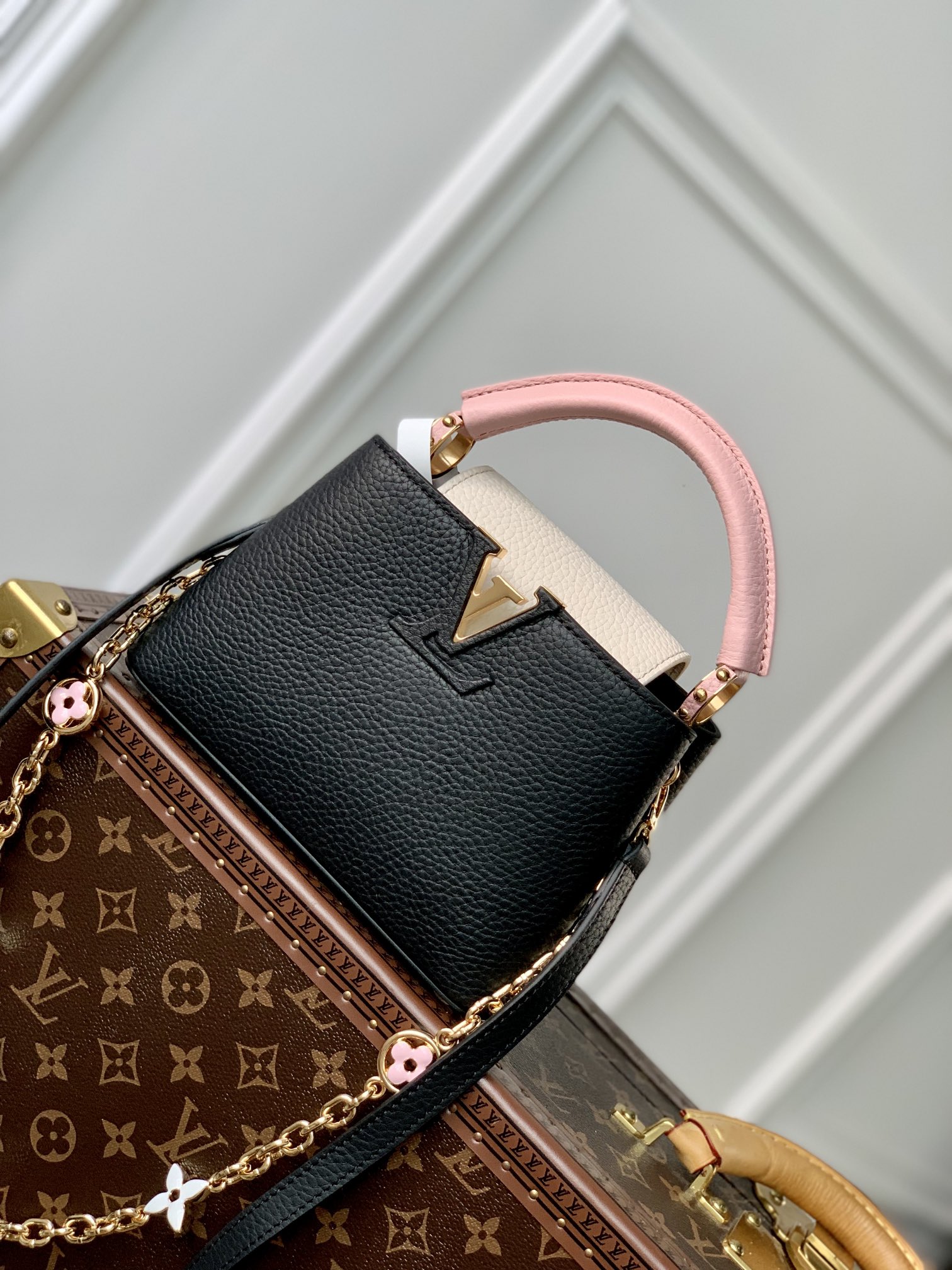 Louis Vuitton LV Capucines Bags Handbags Black Polishing Chains M22375