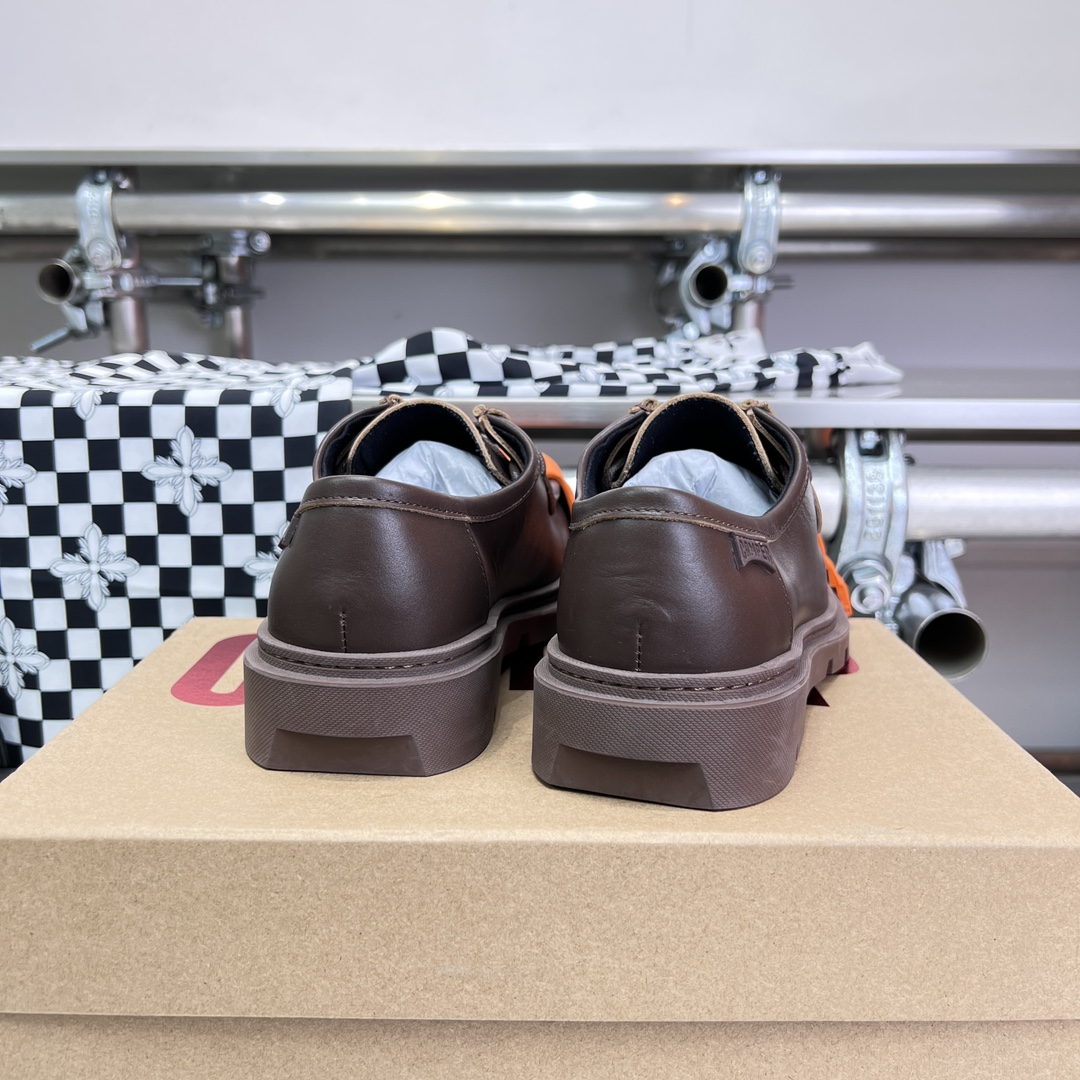 Spanish Fashion: Recreational Shoes with Custom Cow Skin and Air-Traffic Fabric - 图片 6