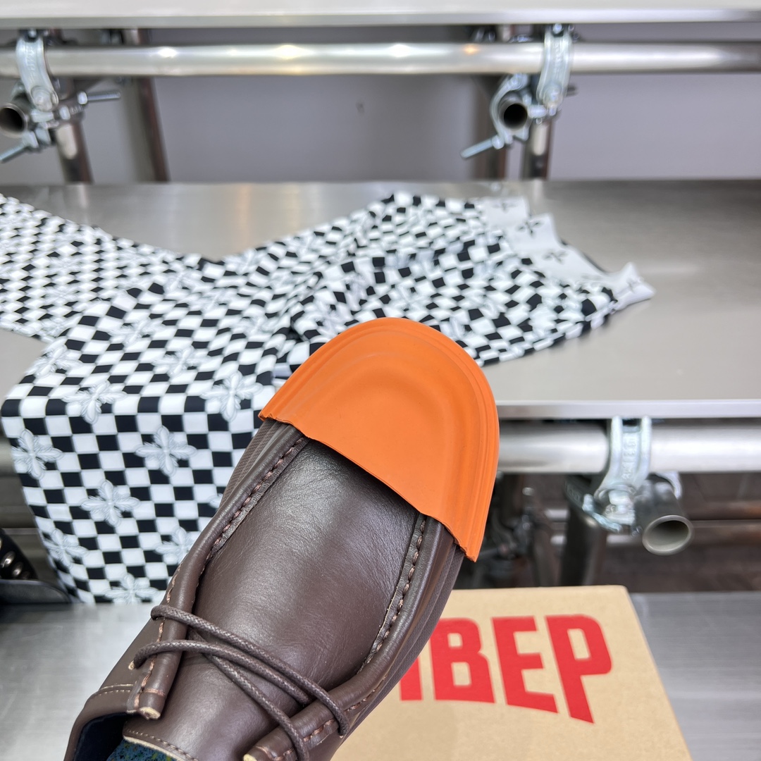 Spanish Fashion: Recreational Shoes with Custom Cow Skin and Air-Traffic Fabric - 图片 8