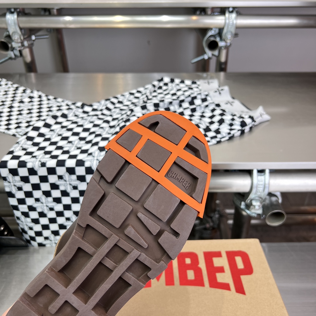 Spanish Fashion: Recreational Shoes with Custom Cow Skin and Air-Traffic Fabric - 图片 9