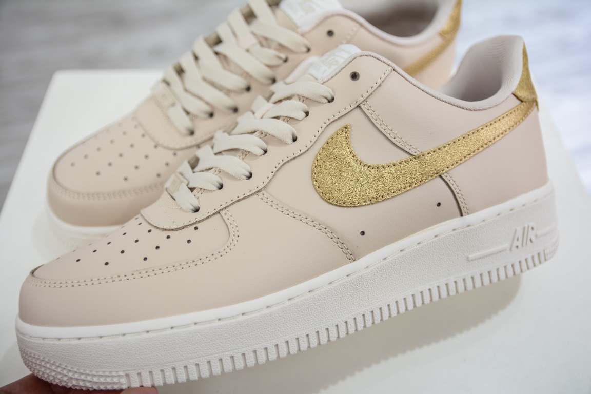 R Air Force 1 Low Platinum DQ7569-102