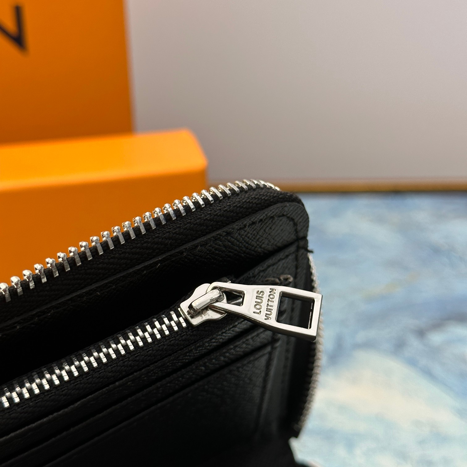 Leather zip around wallet texture